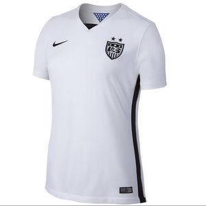 Men’s size Large Jersey of the Women’s 2015 NT.